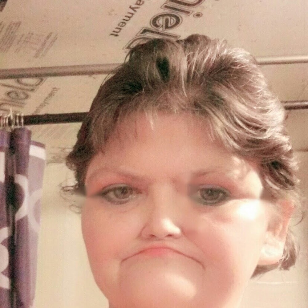 Meet your Posher, Naomi